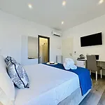 Yourhome - Maison Degli Aranci Bed and Breakfast