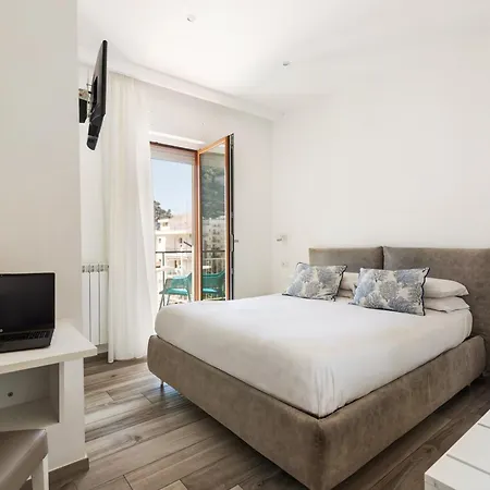 Yourhome - Maison Degli Aranci 3*