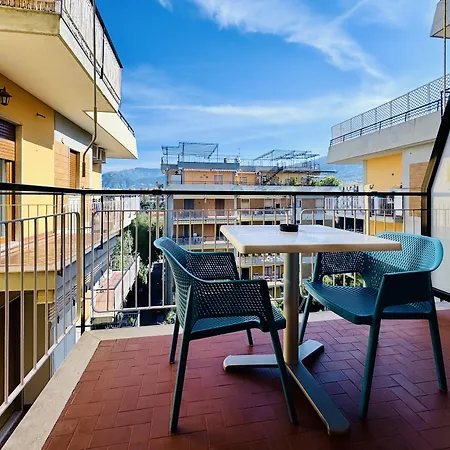 Yourhome - Maison Degli Aranci 3* Сорренто